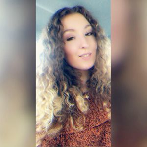 Meet your Posher, Cambrie